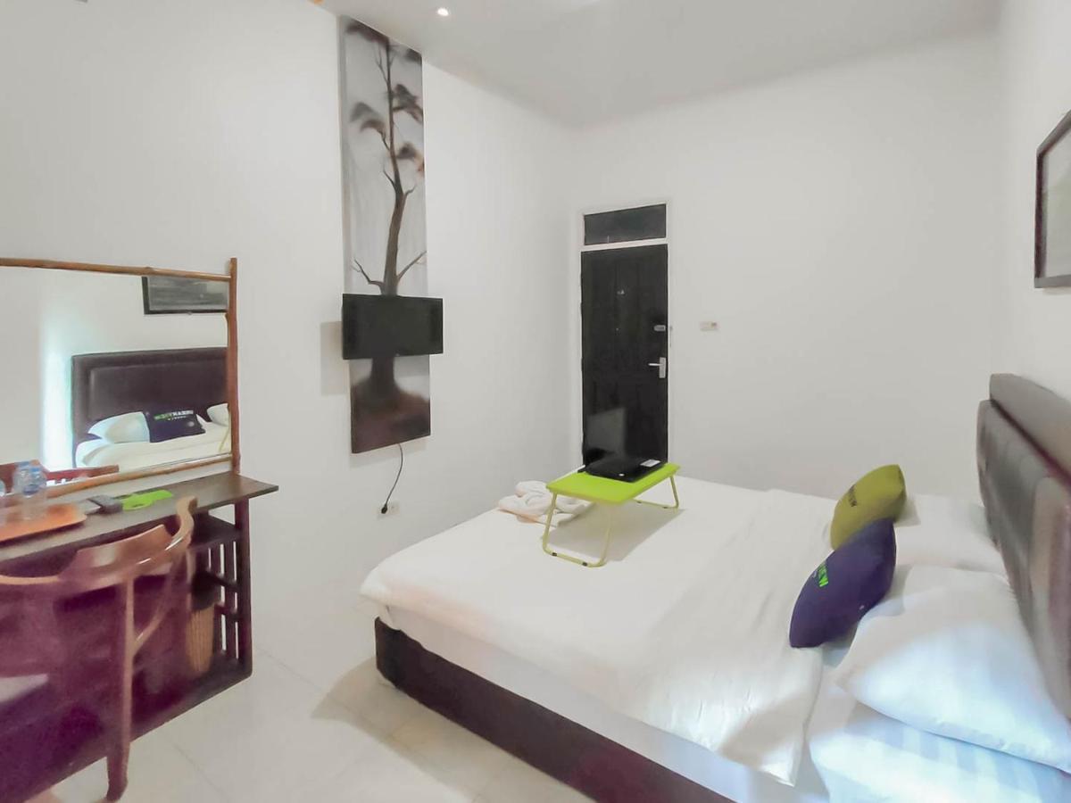 Urbanview Hotel Bagoes Sintang By Reddoorz Eksteriør billede