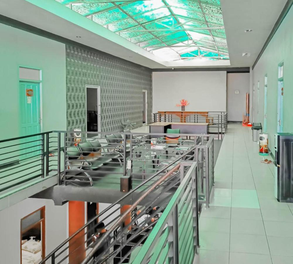 Urbanview Hotel Bagoes Sintang By Reddoorz Eksteriør billede