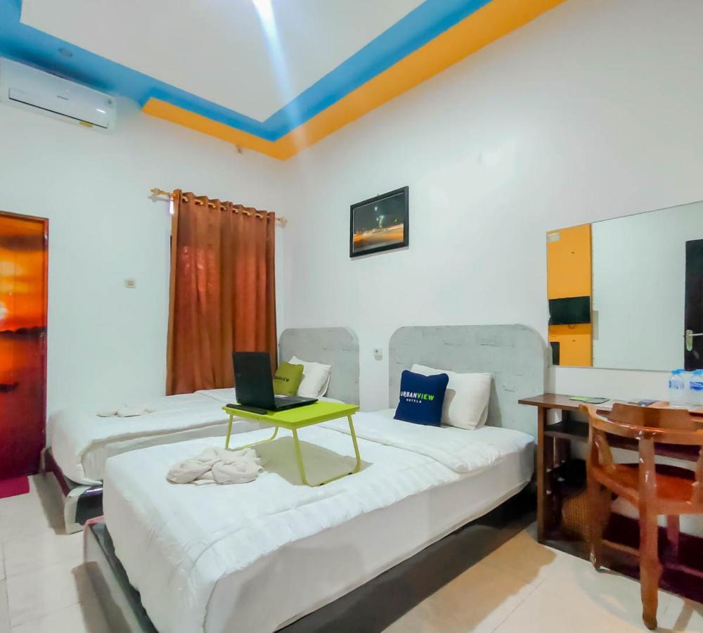 Urbanview Hotel Bagoes Sintang By Reddoorz Eksteriør billede