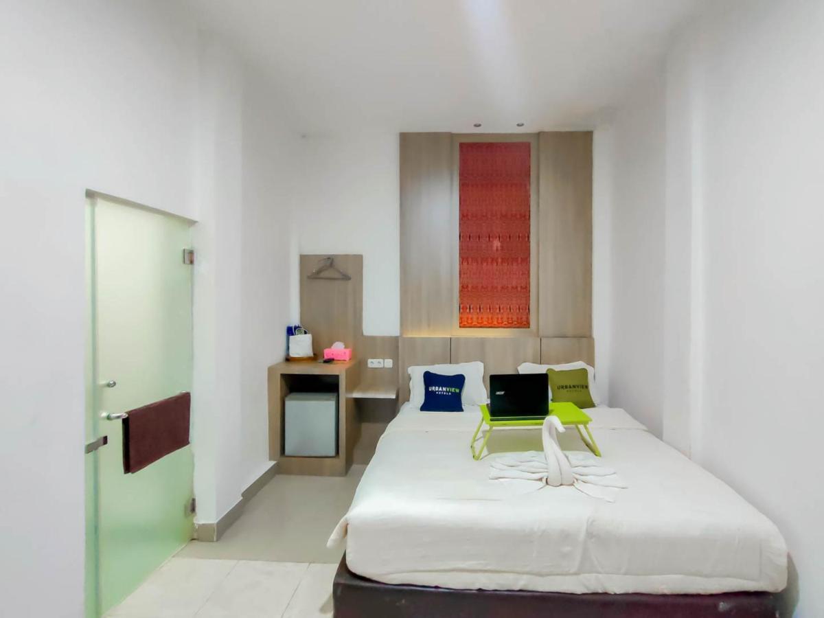 Urbanview Hotel Bagoes Sintang By Reddoorz Eksteriør billede