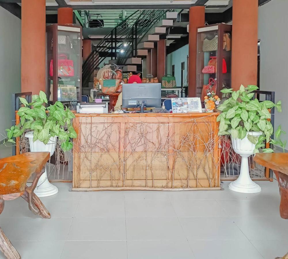 Urbanview Hotel Bagoes Sintang By Reddoorz Eksteriør billede